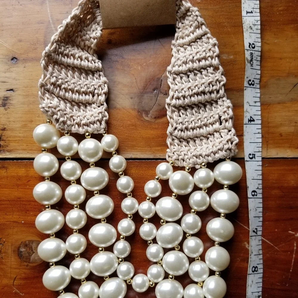 🦪Beige Pearlized Beaded Necklace & Earring Set - Picture 10 of 16